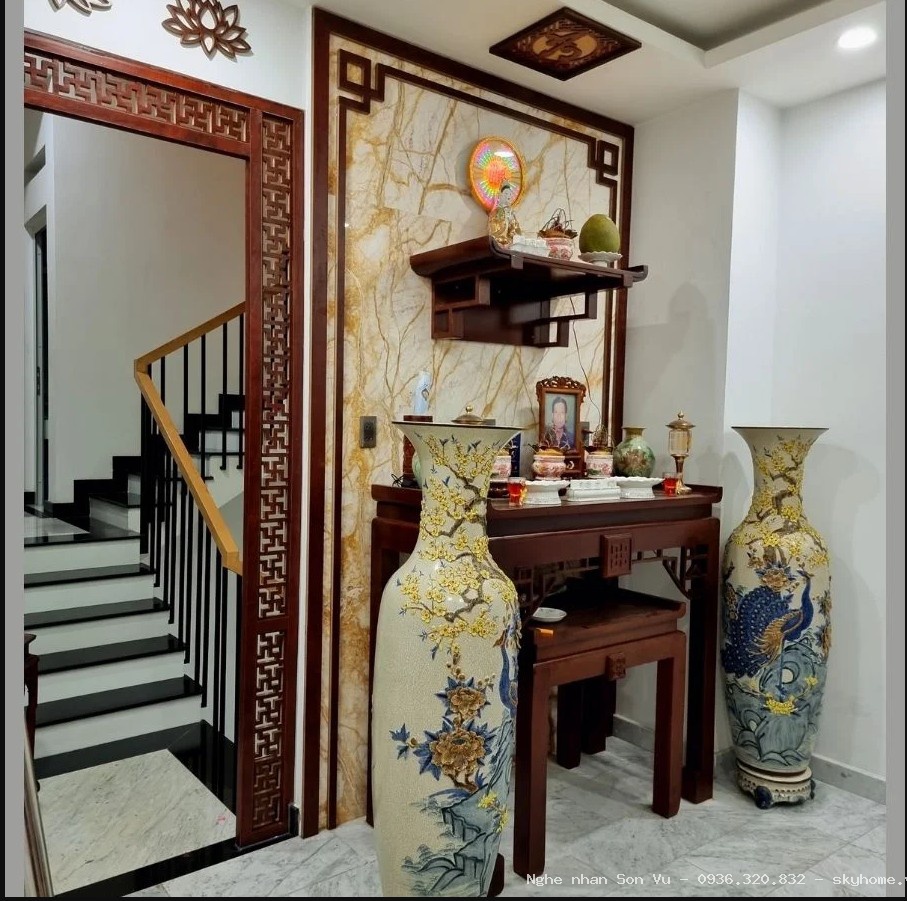 Bàn thờ đứng gỗ sồi kèm tủ GS05 tại Hai Bà Trưng