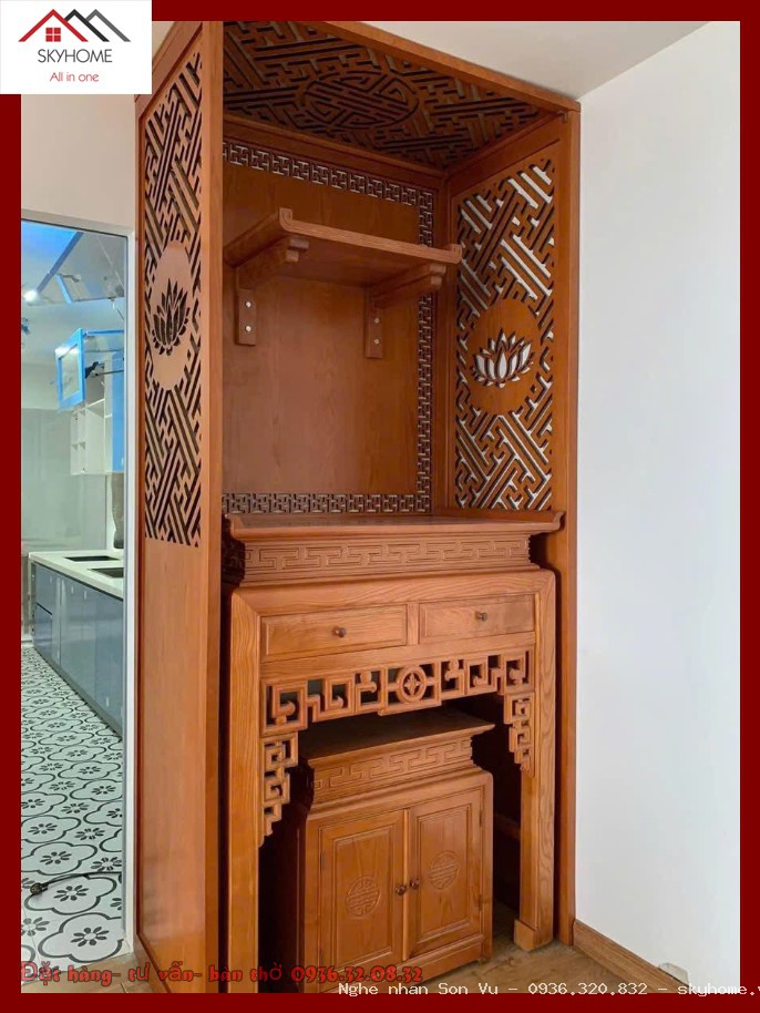 Bàn thờ gia tiên gỗ cho không gian thờ tự trang nghiêm tại Nam Từ Liêm