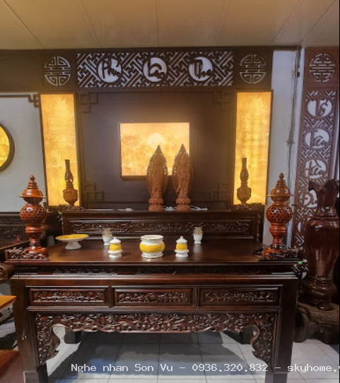 Mẫu bàn thờ 2 tầng đẹp sơn PU thếp điểm vàng và tủ thờ nhỏ tại Hoàng Mai