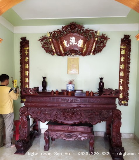 Mẫu bàn thờ chạm tứ linh đục chân nghê đẹp tại Long Biên