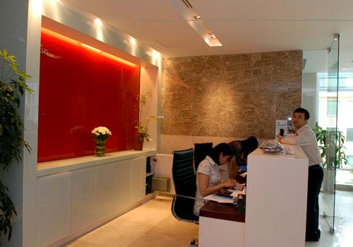 Kính màu trang trí văn phòng làm việc 4 kinh mau trang tri van phong 1 kinh mau trang tri an tuong cho van phong lam viec