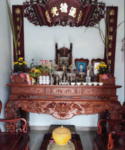 Bàn thờ chân quỳ