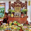 Gỗ Gụ Lào với bàn thờ Gỗ Gụ Campuchia