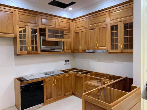 Tủ bếp gỗ tự nhiên