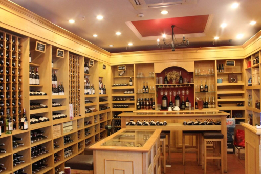 Thiet ke showroom ruou 2