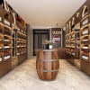 Thiet ke showroom ruou 3
