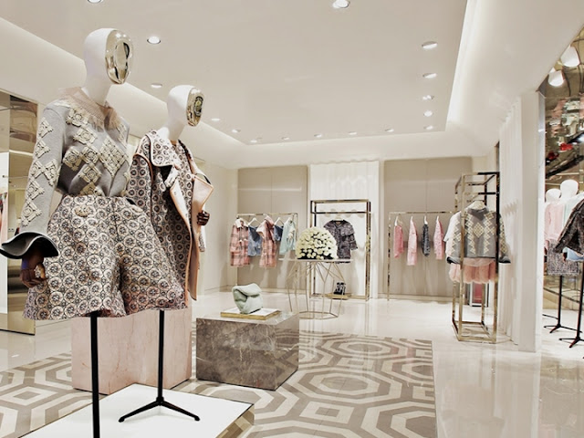 Thiết kế shop quần áo nữ đẹp - Mẫu số 14