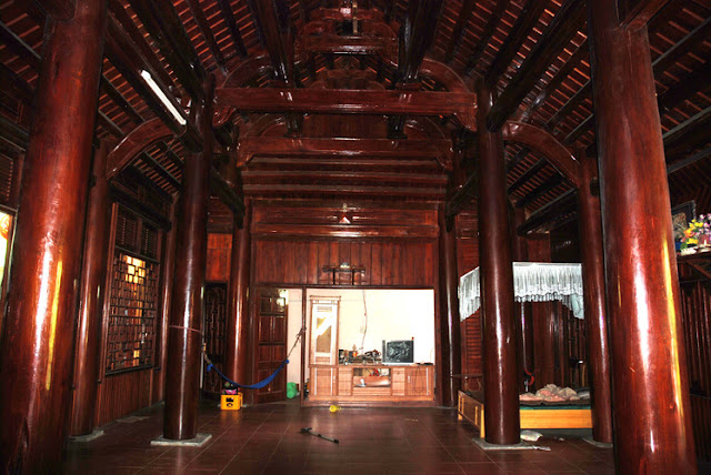 nhà gỗ từ đường