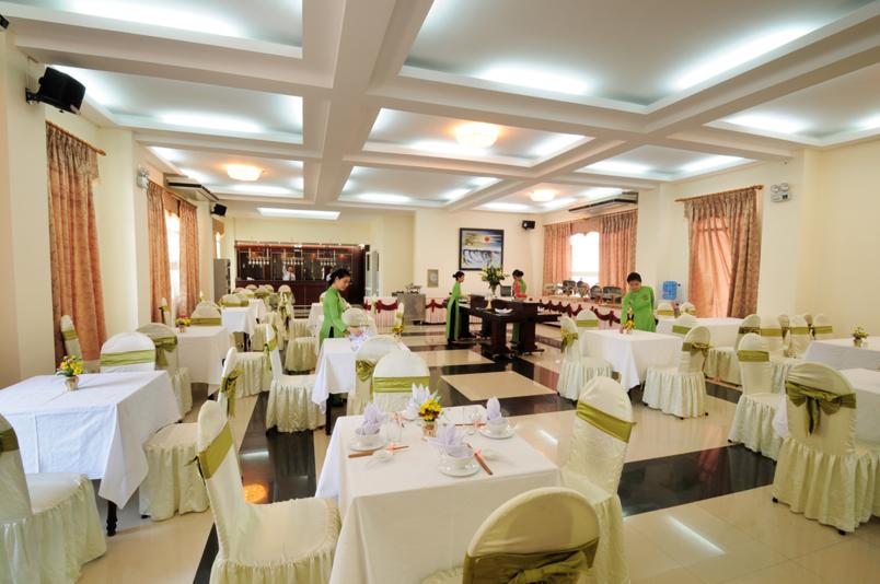 Thiết kế nhà hàng khách sạn sang trọng