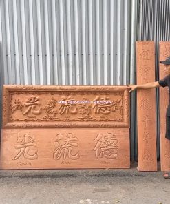So sánh hai mẫu Đại Tự gỗ tự nhiên: mẫu đục hoa văn và mẫu trơn liền tấm